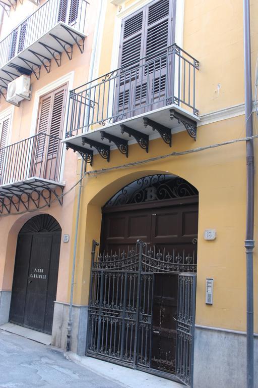 Apartment Basile باليرمو الغرفة الصورة